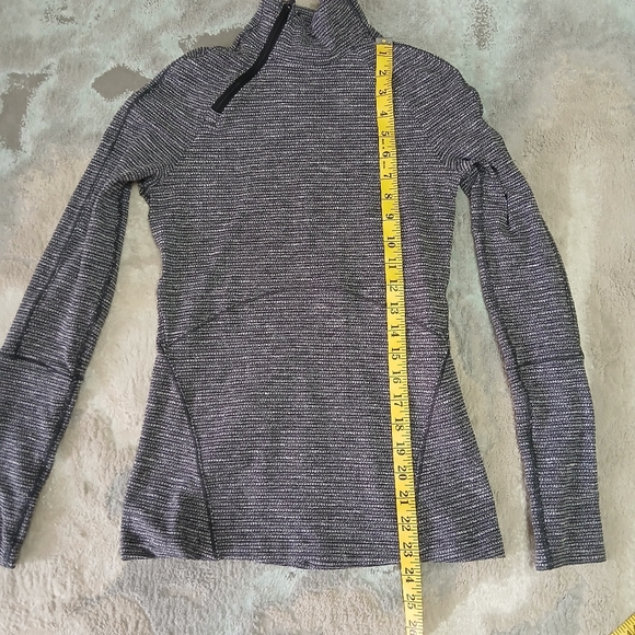 Lululemon Brisk Running 1/2‎ Zip - Picture 9 of 9